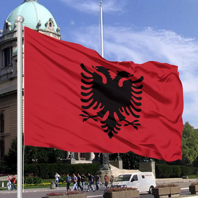 Kolor CMYK Niestandardowe flagi 3X5 Ft 100% poliester Flaga kraju Albanii